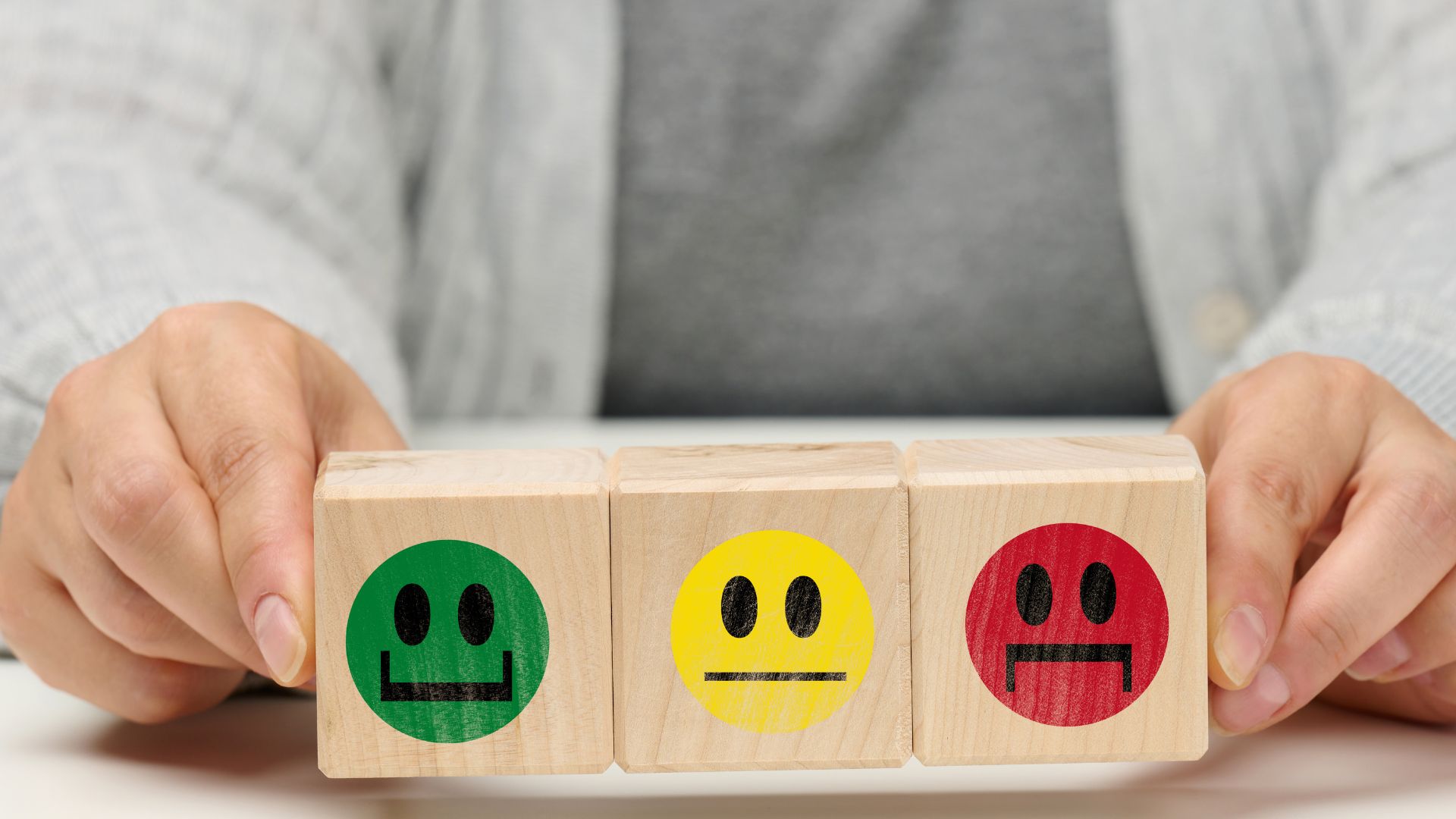 Descubra como as avaliações online podem impulsionar suas vendas em datas sazonais e transformar a experiência do cliente.